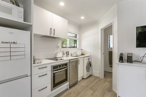 Photo of property in 7 Minaret Drive, Bucklands Beach, Auckland, 2014