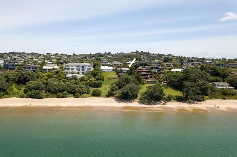 Photo of property in 216 Vipond Road, Stanmore Bay, Whangaparaoa, 0932