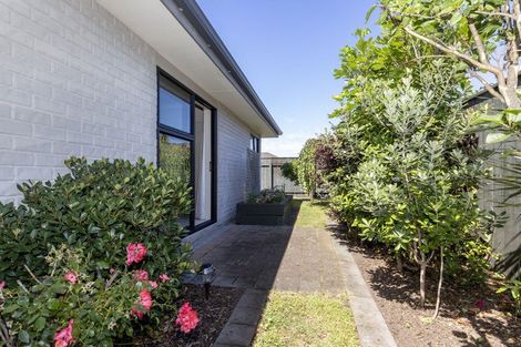 Photo of property in 7 Manhattan Court, Paraparaumu Beach, Paraparaumu, 5032