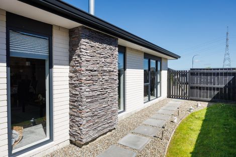 Photo of property in 42 Cyprus Place, Fitzherbert, Palmerston North, 4410