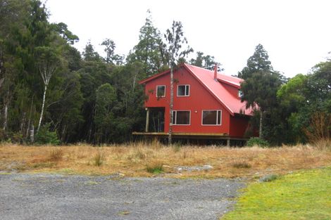 Photo of property in 19 Brownlee Drive, Moana, 7872