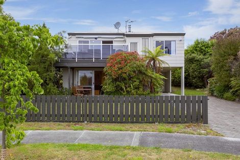Photo of property in 12 Ward Place, Richmond Heights, Taupo, 3330