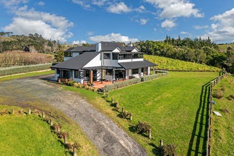 Photo of property in 384 Pine Valley Road, Dairy Flat, Silverdale, 0992