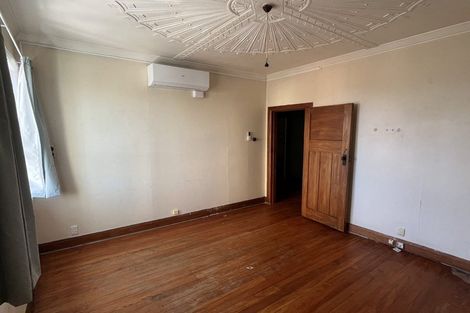 Photo of property in 6 Young Street, New Plymouth, 4310