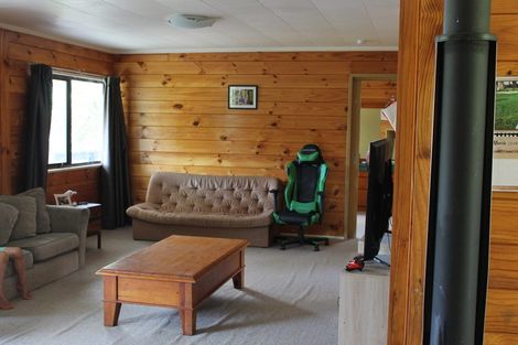 Photo of property in 93 Hurndall Street East, Maungaturoto, 0520