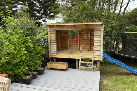 Photo of property in 30 Atkinson Road, Titirangi, Auckland, 0604