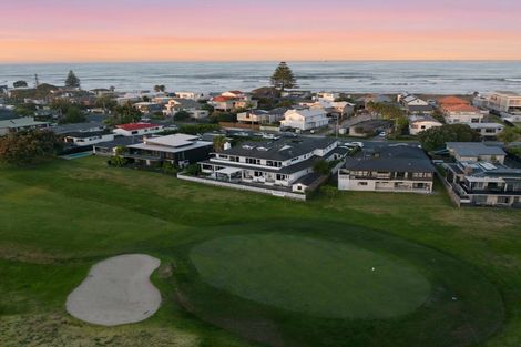 Photo of property in 198 Oceanbeach Road, Mount Maunganui, 3116