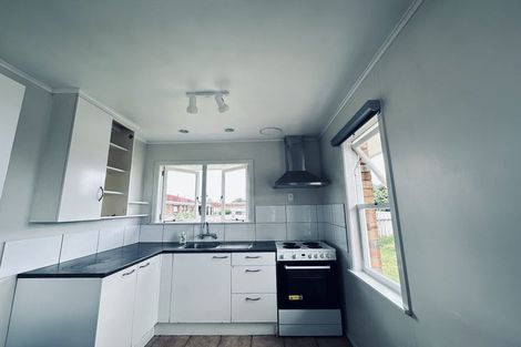 Photo of property in 2 Holden Place, Manukau, Auckland, 2025