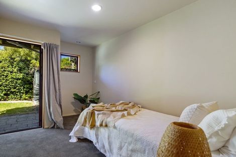 Photo of property in 22b Evergreen Place, Sunshine Bay, Queenstown, 9300