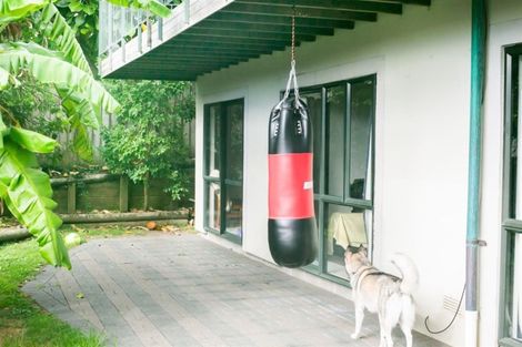 Photo of property in 1/5 Ribbonwood Crescent, Goodwood Heights, Auckland, 2105