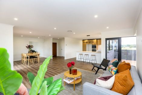 Photo of property in 4 Oliver O'leary Way, Westown, New Plymouth, 4310