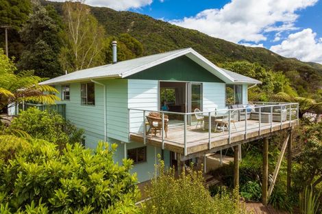 Photo of property in 685 Queen Charlotte Drive, Havelock, Picton, 7281