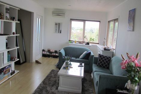 Photo of property in 1/20 Tetrarch Place, Totara Vale, Auckland, 0629