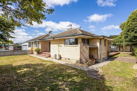Photo of property in 122 Aorangi Road, Bryndwr, Christchurch, 8053