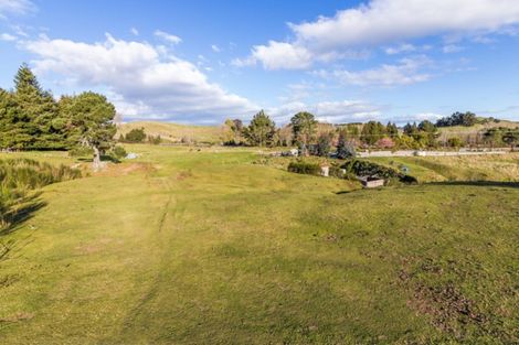 Photo of property in 2 Charnley Way, Kinloch, Taupo, 3385