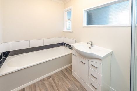 Photo of property in 6 Glenn Street, Castlecliff, Whanganui, 4501