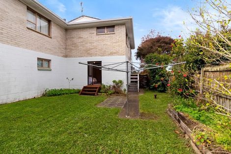 Photo of property in 1/12 Bungalow Avenue, Point Chevalier, Auckland, 1022