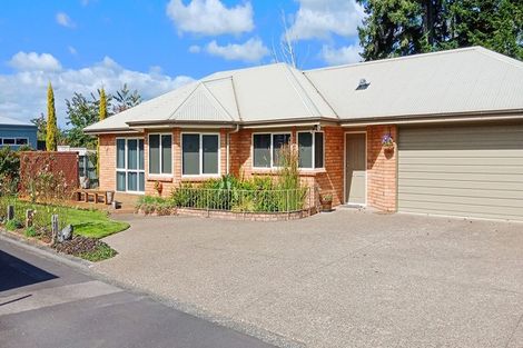 Photo of property in 41 Caulfield Place, Pukehangi, Rotorua, 3015