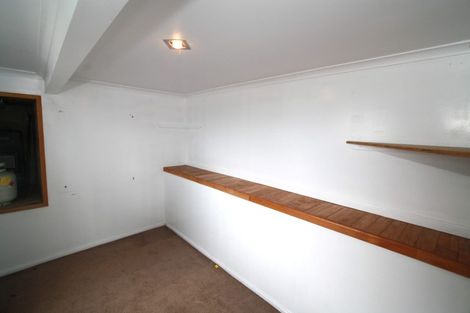 Photo of property in 27 Queens Road, Glen Avon, New Plymouth, 4312