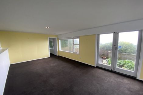 Photo of property in 54 Fortification Road, Karaka Bays, Wellington, 6022