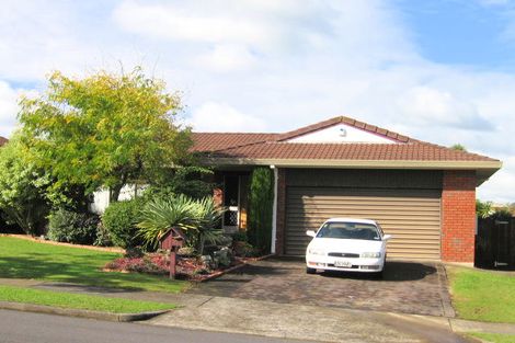 Photo of property in 12 Billabong Place, Botany Downs, Auckland, 2010