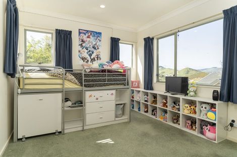 Photo of property in 5 Radstock Grove, Churton Park, Wellington, 6037