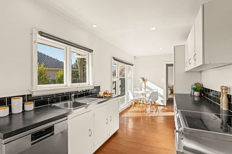 Photo of property in 38 Pembroke Street, Avondale, Christchurch, 8061