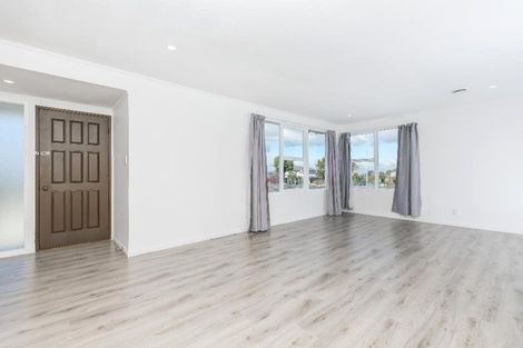 Photo of property in 606 Glenfield Road, Bayview, Auckland, 0629