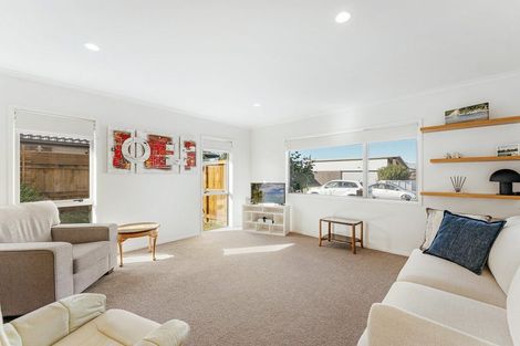 Photo of property in 34 Butterworth Crescent, Papamoa Beach, Papamoa, 3118