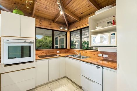 Photo of property in 65 De Luen Avenue, Tindalls Beach, Whangaparaoa, 0930