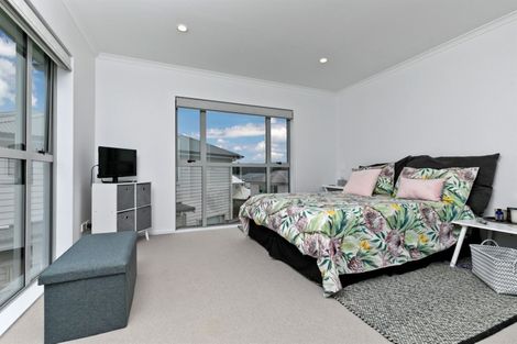 Photo of property in 2 Vincent Mcgrath Crescent, Swanson, Auckland, 0614