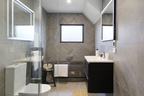 Photo of property in 7 Hatherly Lane, Mount Pleasant, Christchurch, 8081