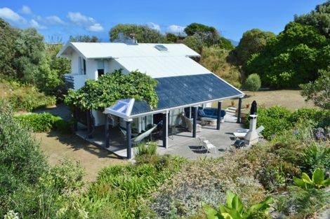 Photo of property in 100 Paetawa Road, Peka Peka, Waikanae, 5391