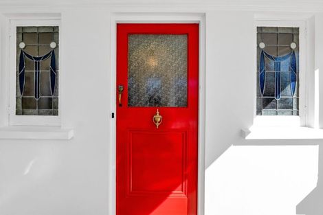 Photo of property in 6 Ridge Lane, New Plymouth, 4310