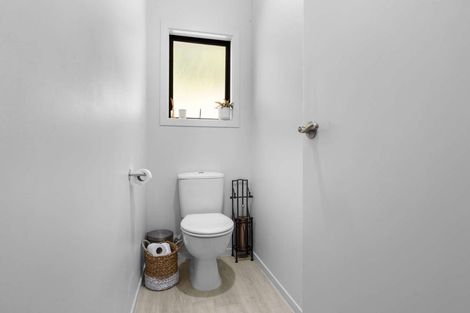 Photo of property in 7 Waterloo Place, Westown, New Plymouth, 4310