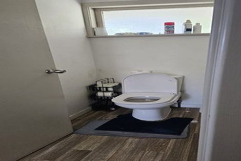 Photo of property in 557 Glenfield Road, Glenfield, Auckland, 0629