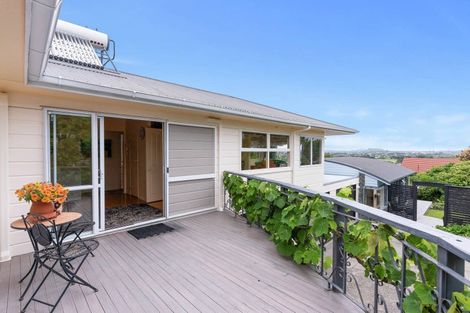 Photo of property in 117 Bradbury Road, Botany Downs, Auckland, 2010