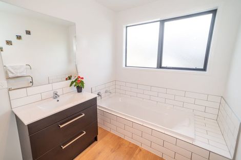 Photo of property in 47 Peregrine Falcon Road, Mount Creighton, Queenstown, 9371