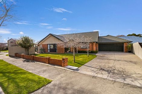 Photo of property in 4 Chesterfield Mews, Russley, Christchurch, 8042