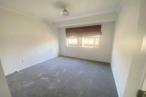 Photo of property in 15 Vanderbilt Parade, Albany, Auckland, 0632