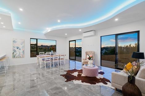 Photo of property in 100 Parkview Drive, Gulf Harbour, Whangaparaoa, 0930