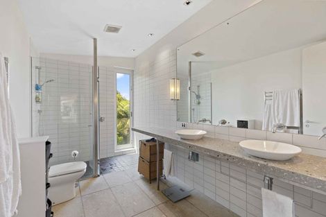 Photo of property in 43 Whakamoenga Point, Acacia Bay, Taupo, 3385