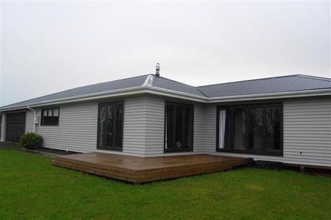 Photo of property in 124 Kent Road, Burgess Park, New Plymouth, 4371