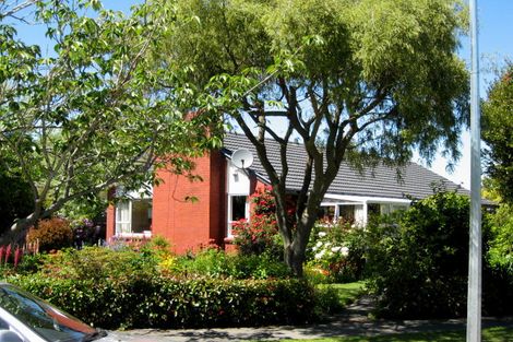 Photo of property in 21 Elwyn Place, Avonhead, Christchurch, 8042