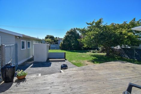 Photo of property in 27 Diamond Street, Carterton, 5713