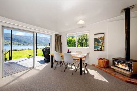Photo of property in 1755 Queen Charlotte Drive, Linkwater, Picton, 7281