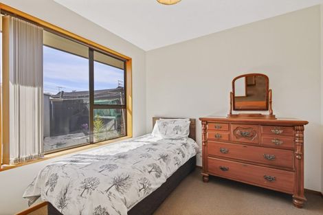 Photo of property in 6 Thornhill Place, Sockburn, Christchurch, 8042