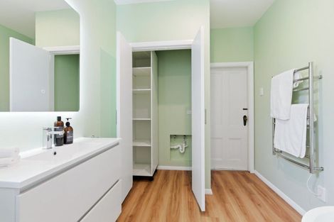 Photo of property in 24 Pembroke Road, Northland, Wellington, 6012