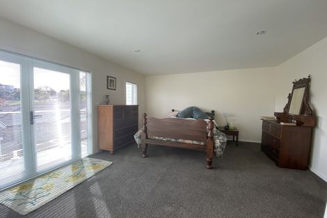 Photo of property in 4/14 Fields Parade, Oteha, Auckland, 0632