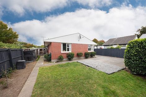 Photo of property in 2/16a Maidstone Road, Ilam, Christchurch, 8041